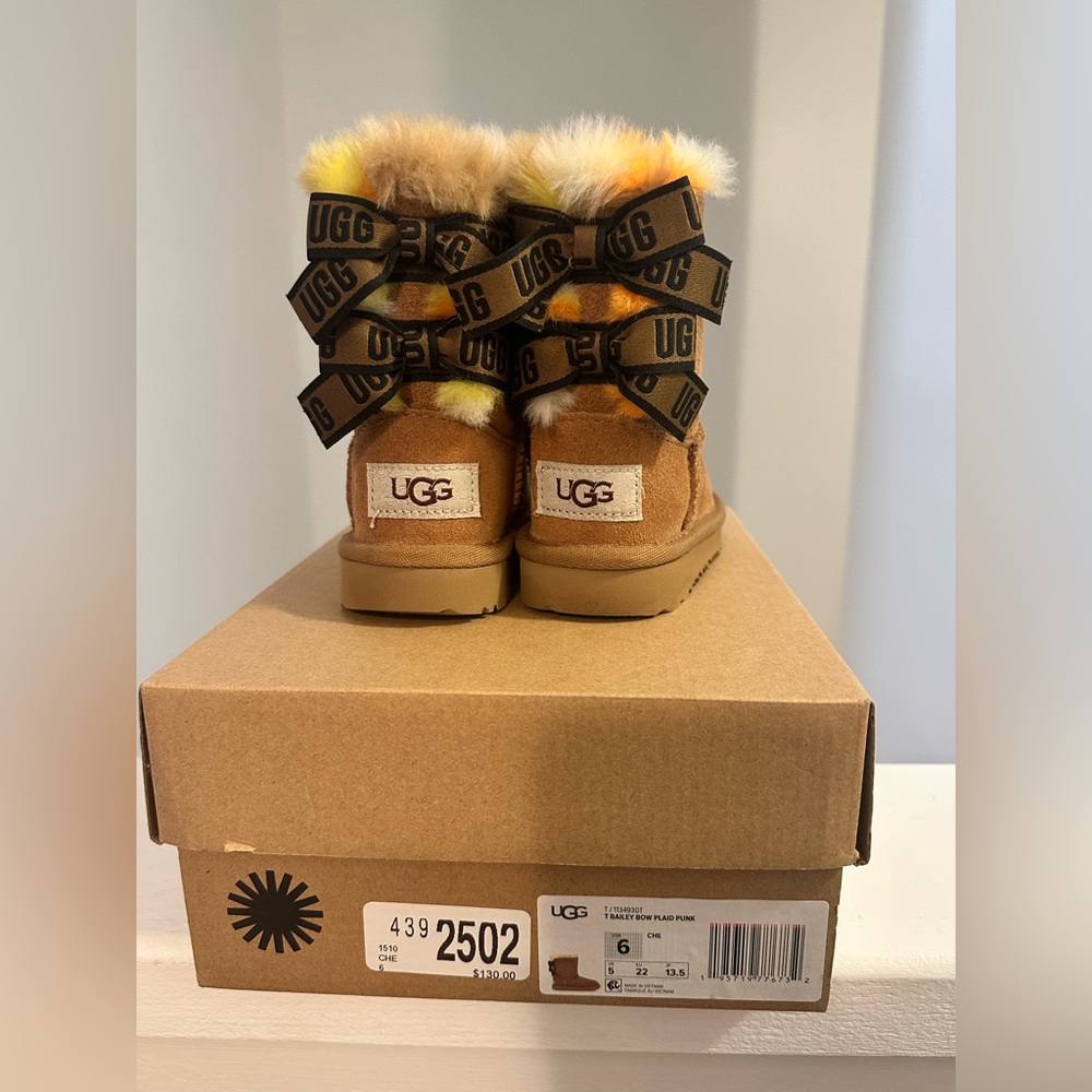 Toddler brown Ugg boots with bows!